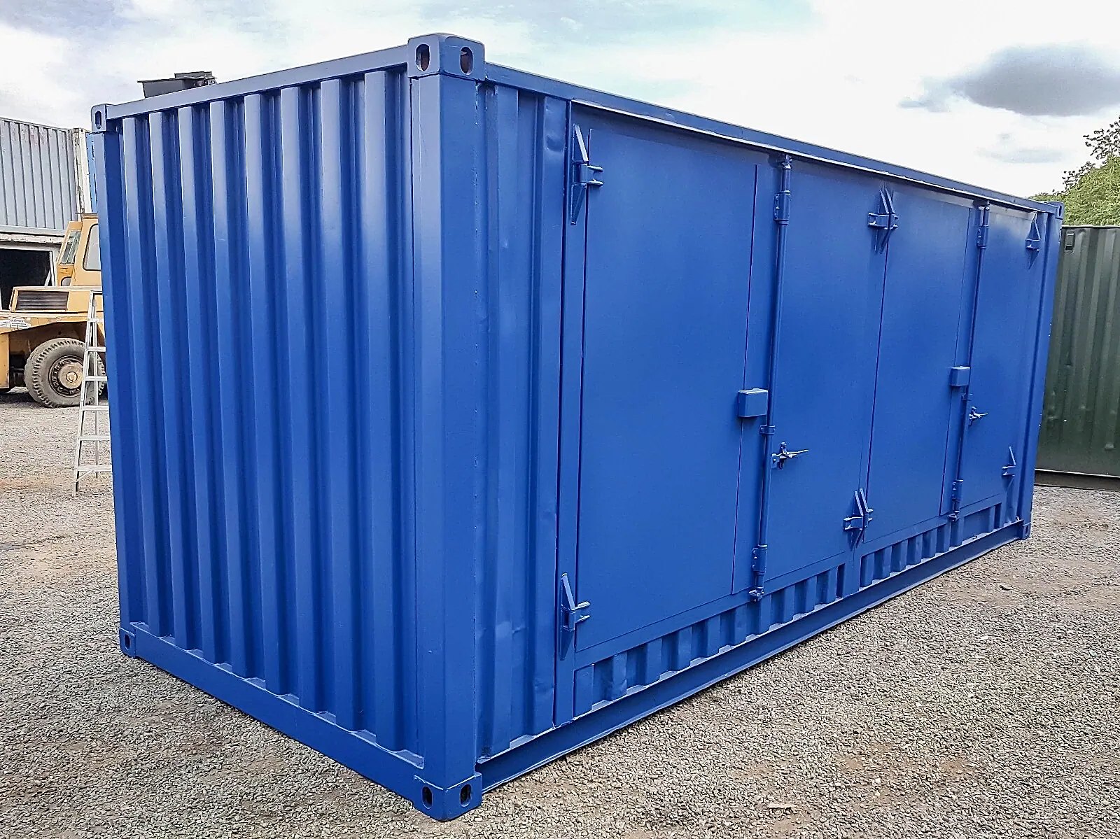 20ft Refurbished Bunded Container – Side Access Doors – three-quarter exterior view of blue container with side doors closed