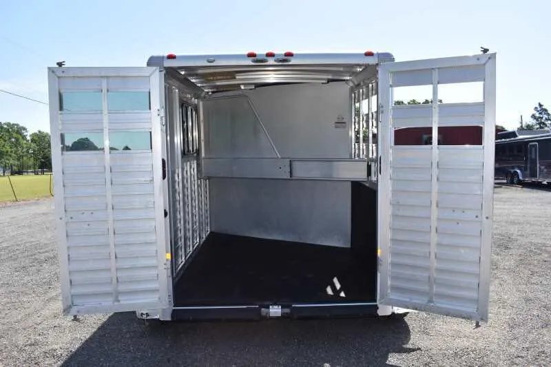 2014 Sundowner 2 Horse Gooseneck Trailer – Electric Jack – Rear view of the trailer with both back doors fully open