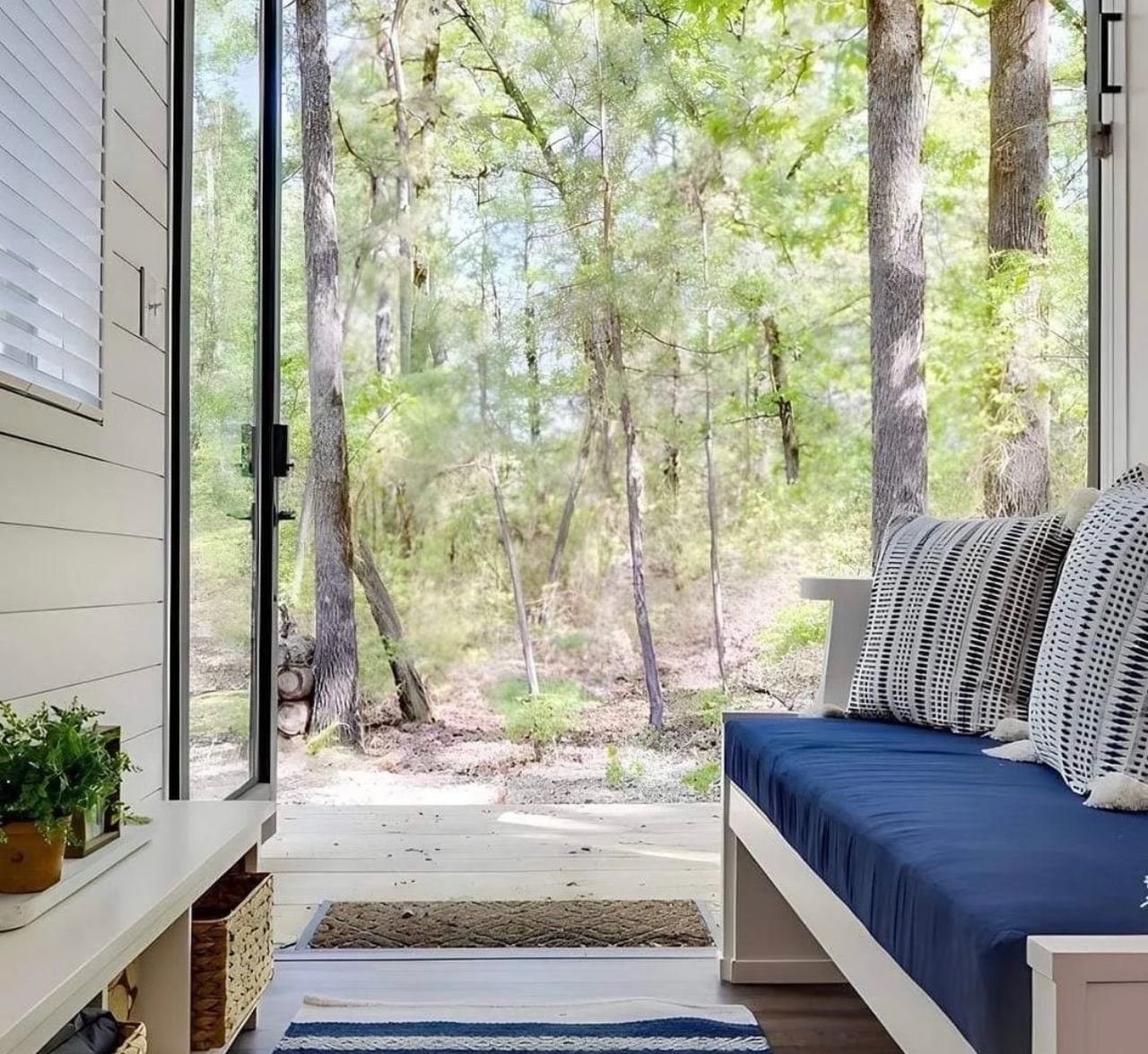 40ft 1-Bedroom Container Home – Rooftop Deck – Luxury 1 Bedroom Tiny Home with Rooftop Deck – Fully Furnished Modern Prefab Container Home with Bathroom, Smart Interior & Fast Installation — 20ft — new in… (2)
