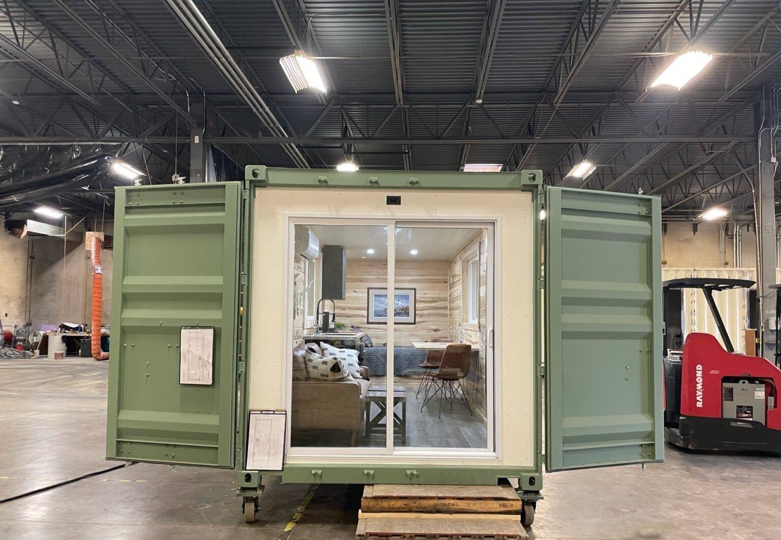 20ft Jack Container Cabin – Open Layout, Kitchenette & Bath – 20FT Jack Hunting Container Cabin | Off-Grid Container Home with Kitchen & Rooftop Deck — 20ft — new in new condition