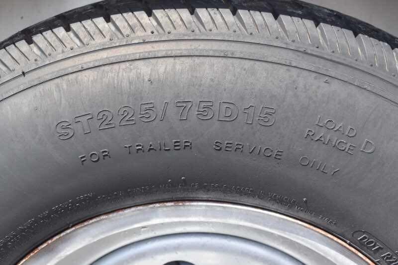 2002 Exiss SS20 2 Horse Trailer – Walk-Through Dressing Room – Close up of the trailer tire sidewall showing size and load range information