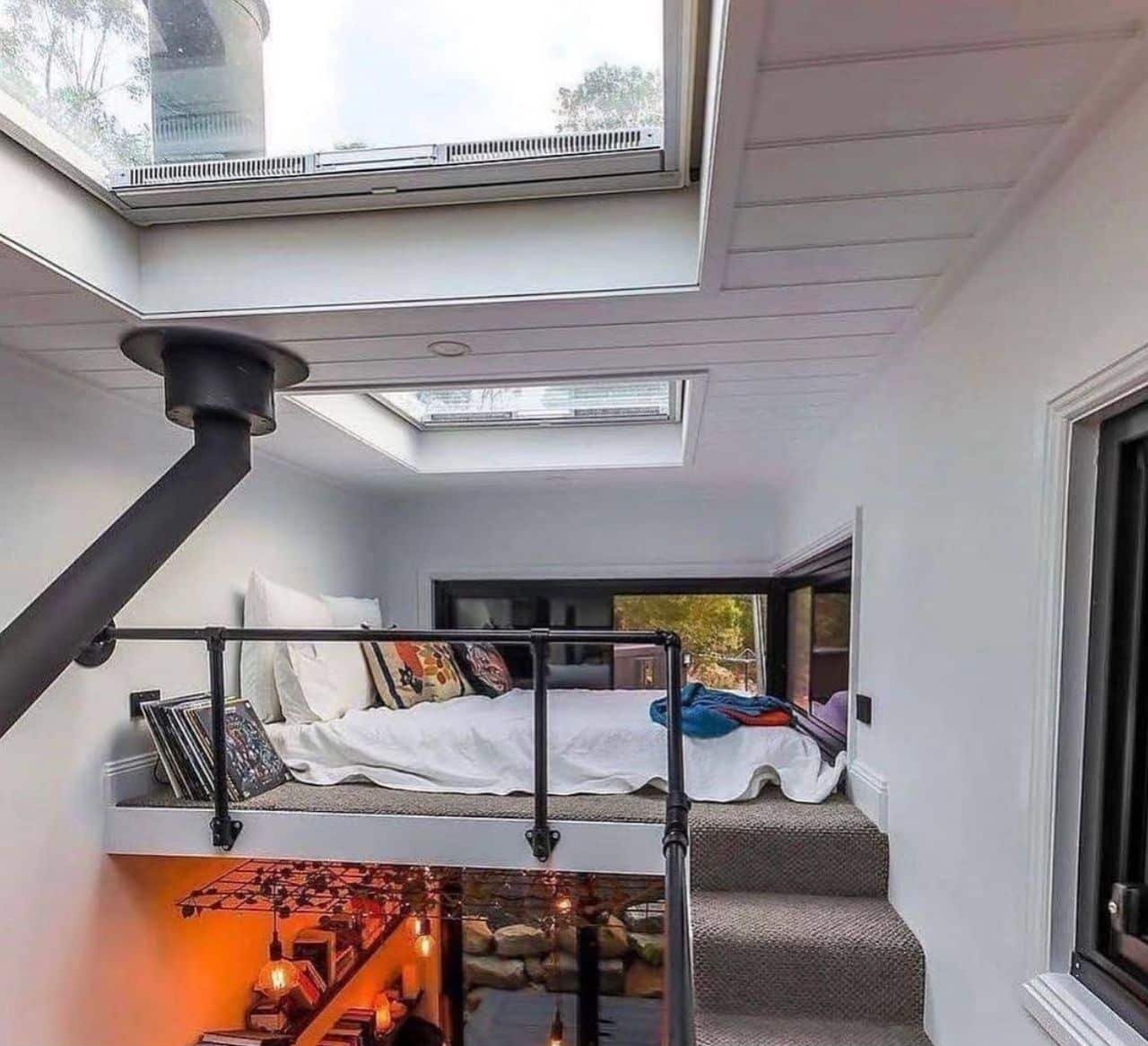 20ft Two-Level Container Home – Loft Bedroom, Outdoor Deck – Two-level 20ft container home with loft bedroom and outdoor deck — new condition (4)