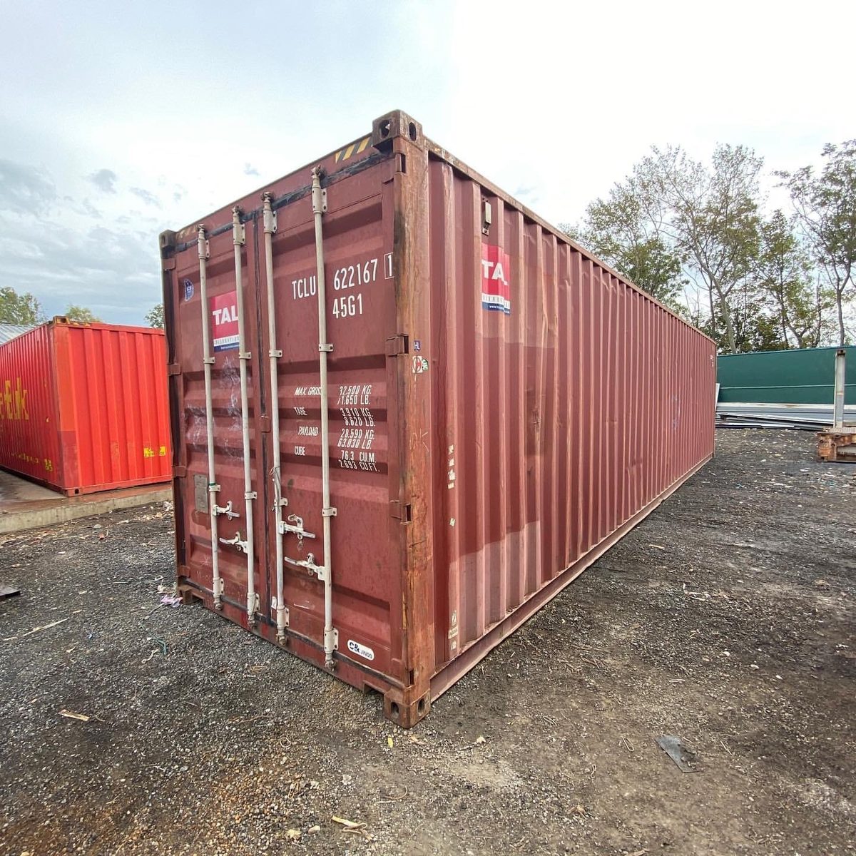 40ft Used Shipping Container – Lockable Double Cargo Doors – three-quarter exterior view of weathered container with cargo doors closed